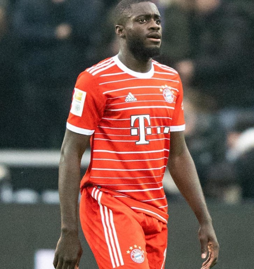 曼聯(lián)轉(zhuǎn)會(huì)策略解析：中場(chǎng)優(yōu)先與后衛(wèi)布局