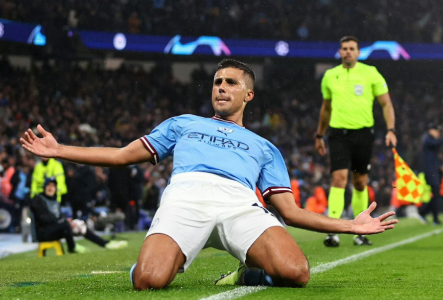 曼城聯(lián)賽杯迎戰(zhàn)斯旺西，羅德里傷愈回歸訓(xùn)練