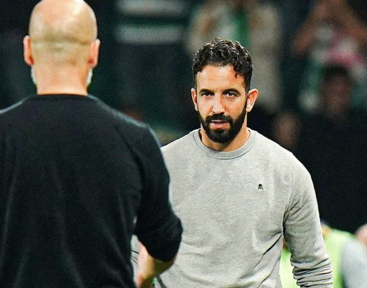 費迪南德評阿莫林：曼聯(lián)執(zhí)教如履薄冰，戰(zhàn)術(shù)微調(diào)存隱憂