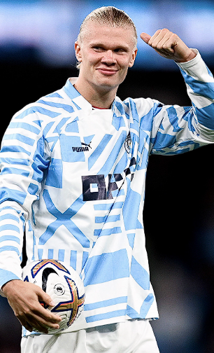 近日，西班牙足球轉(zhuǎn)會(huì)市場(chǎng)傳出了一則備受矚目的消息，皇馬與挪威鋒線新星哈蘭德之間的轉(zhuǎn)會(huì)傳聞引發(fā)了廣泛關(guān)注。據(jù)西班牙知名記者Jorge Picón在相關(guān)渠道透露，這一傳聞并非毫無根據(jù)的猜測(cè)。 從哈蘭德本人的意愿來看，有可靠消息源——哈蘭德身邊人士證實(shí)，這位年輕且極具天賦的球員內(nèi)心深處十分渴望能夠身披皇馬的白色戰(zhàn)袍，為這支西甲豪門效力。哈蘭德作為當(dāng)今足壇備受矚目的新生代前鋒，其出色的身體素質(zhì)、門前嗅覺以及強(qiáng)大的得分能力，使他成為了眾多豪門俱樂部覬覦的對(duì)象。而皇馬，作為歐洲足壇的頂級(jí)豪門，擁有悠久的歷史、輝煌的戰(zhàn)績(jī)以及龐大的球迷基礎(chǔ)，對(duì)于任何有追求的球員來說，都具有極大的吸引力。 與此同時(shí)，西班牙媒體還報(bào)道了另一則與皇馬陣容變動(dòng)相關(guān)的消息。如果皇馬陣中的巴西球星維尼修斯選擇離開球隊(duì)，那么皇馬管理層極有可能將引進(jìn)哈蘭德作為重要的補(bǔ)強(qiáng)舉措。Jorge Picón在播客節(jié)目中進(jìn)一步闡述了相關(guān)情況，他提到哈蘭德的經(jīng)紀(jì)人皮門塔曾多次公開強(qiáng)調(diào)，球員在職業(yè)生涯的規(guī)劃上擁有高度的自主權(quán)，他掌控著自己的命運(yùn)走向。并且，哈蘭德與曼城之間存在解約金條款這一特殊情況，盡管目前該條款的具體金額尚未向外界公布，但這無疑為哈蘭德未來的轉(zhuǎn)會(huì)提供了一種潛在的可能性。 Jorge Picón還針對(duì)哈蘭德加盟皇馬的可能性與維尼修斯的處境之間的關(guān)系發(fā)表了看法。他指出，目前維尼修斯并未完全拒絕與皇馬續(xù)約，雙方都秉持著積極的態(tài)度，相信能夠達(dá)成新的協(xié)議。然而，一旦維尼修斯最終決定留隊(duì)，那么哈蘭德加盟皇馬的可能性將會(huì)大幅降低。畢竟，皇馬在陣容構(gòu)建上需要綜合考慮多個(gè)因素，包括球員的位置、戰(zhàn)術(shù)體系以及薪資結(jié)構(gòu)等。 綜上所述，皇馬與哈蘭德之間的轉(zhuǎn)會(huì)傳聞并非空穴來風(fēng)，它涉及到球員的個(gè)人意愿、俱樂部的陣容規(guī)劃以及復(fù)雜的轉(zhuǎn)會(huì)條款等多個(gè)方面。未來，這一傳聞將如何發(fā)展，哈蘭德是否會(huì)真的披上皇馬的戰(zhàn)袍，值得我們持續(xù)關(guān)注。