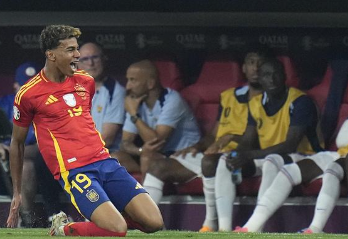 亞馬爾國家德比后曬休閑照，巴薩即將迎戰(zhàn)埃爾切