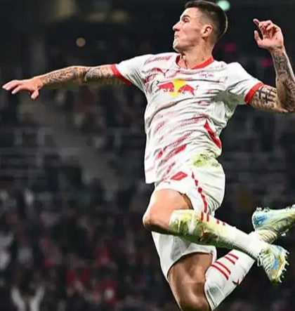 英超第10輪曼聯(lián)戰(zhàn)平森林，內(nèi)維爾評析舍什科表現(xiàn)