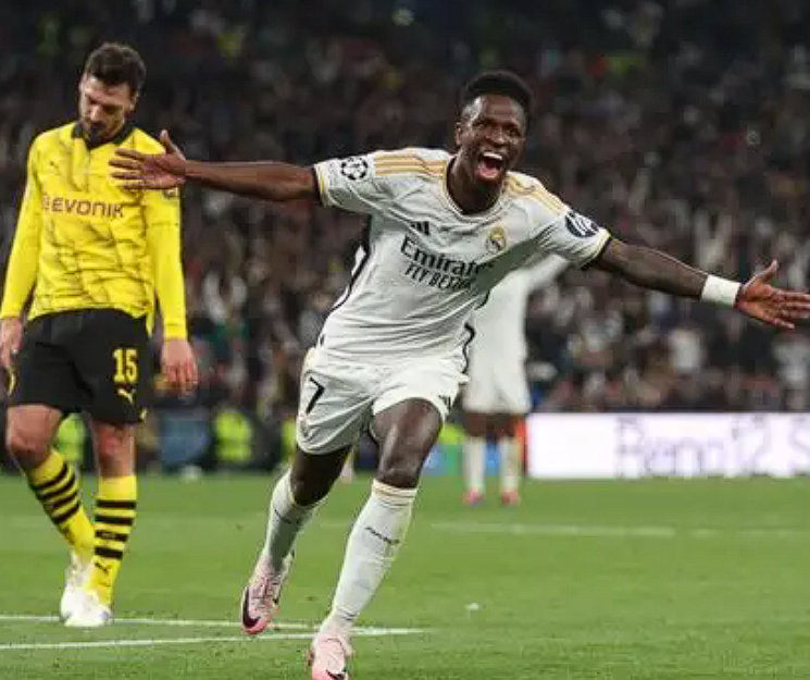 皇馬大勝瓦倫西亞：維尼修斯里程碑之戰(zhàn)，躋身隊(duì)史巴西球員出場三