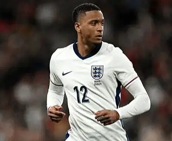 利物浦主場(chǎng)奏凱維拉雖敗猶榮，孔薩坦言失誤受懲需保持信心